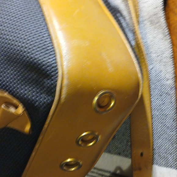 Stylish Black and Tan Men's Bag - Picture 7 of 16